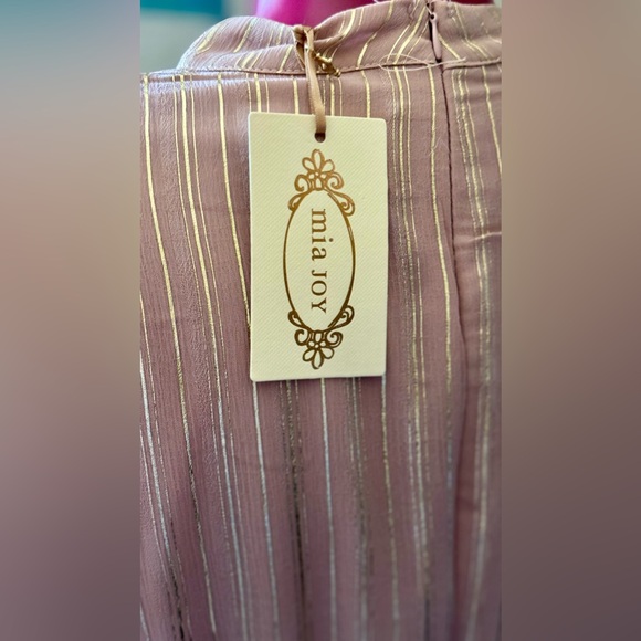 Elodie blush and Gold - Picture 14 of 14